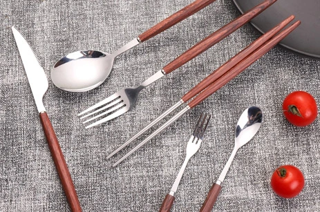 Wood Grain Flatware